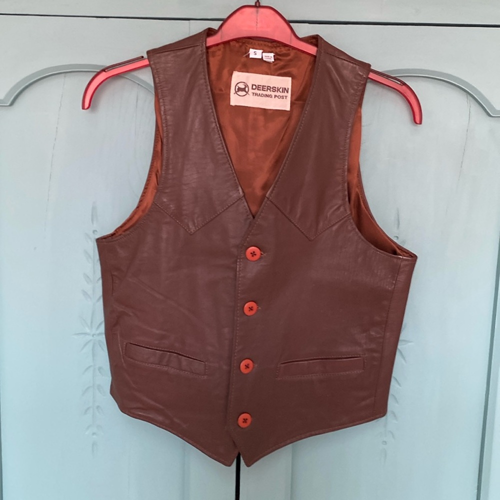 Deerskin Trading Post Leather Western Vest. Small. 
Front Lined Pockets. Lined